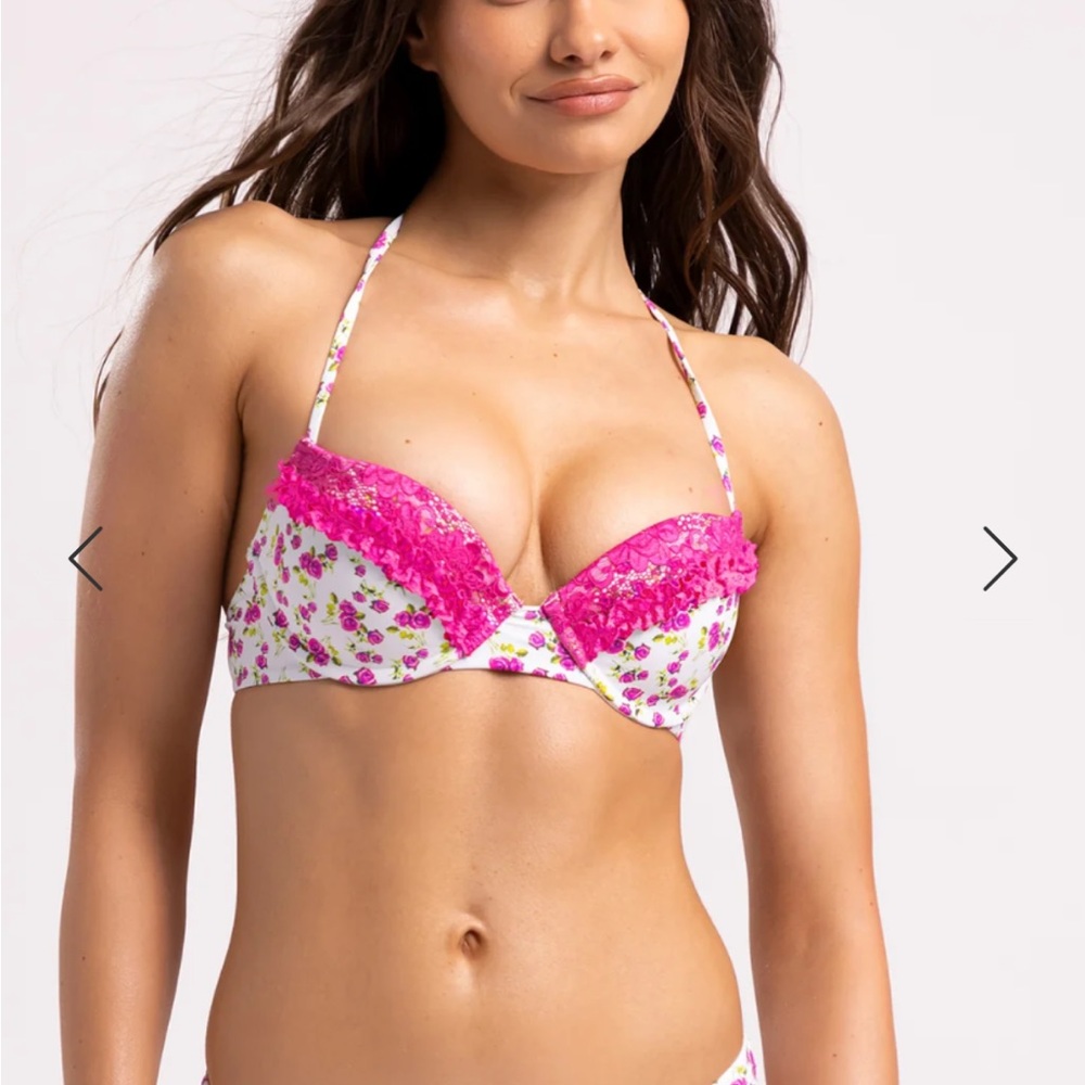 Beach Bunny Bikini Top Medium NWT